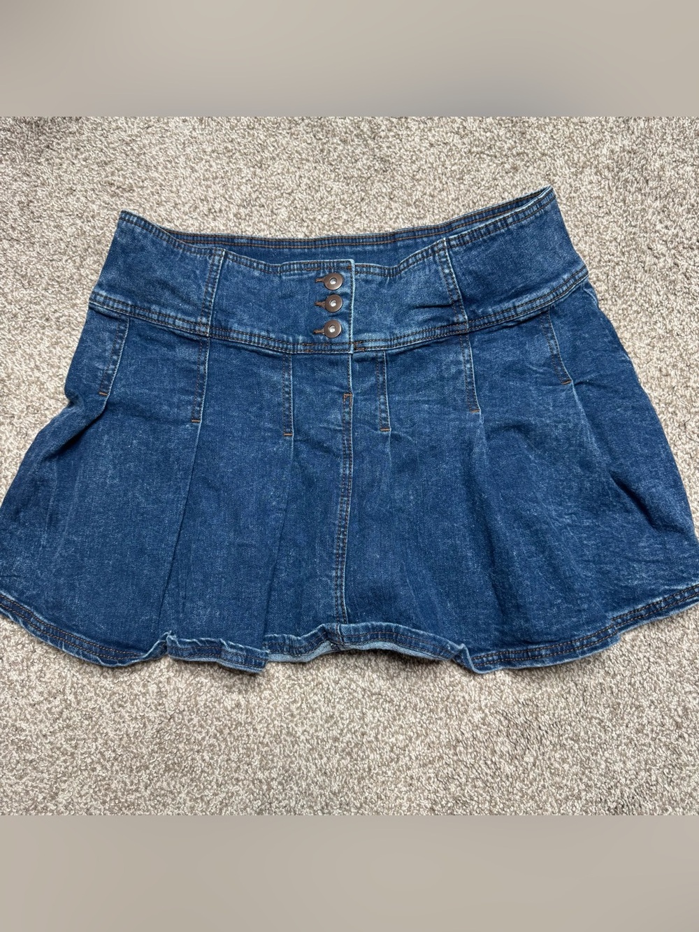 Pleated mini skirt
